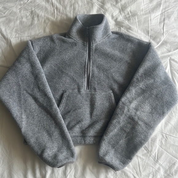 Aritzia Tops - TNA Polar 1/2 Zip